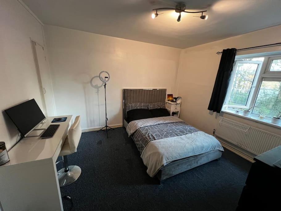 1-Bed Flat With Fast Wi-Fi In Prime Location 15Mins From Central Londra Esterno foto